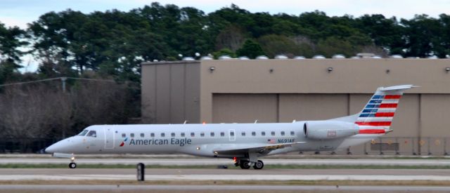 Embraer ERJ-145 (N691AE)