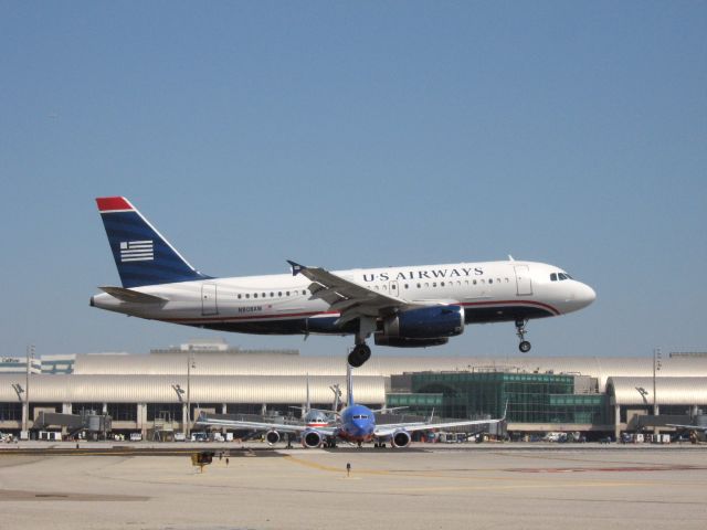 Airbus A319 (N808AW) - Landing on RWY 19R