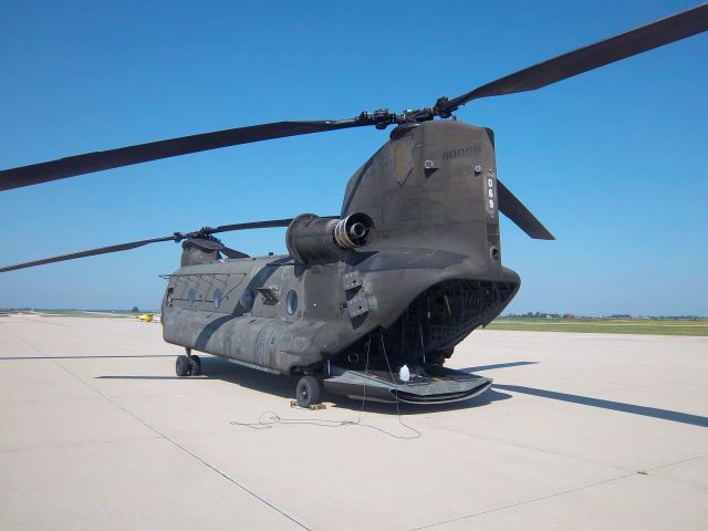 Piper Cherokee (N80069) - CH47 Chinook