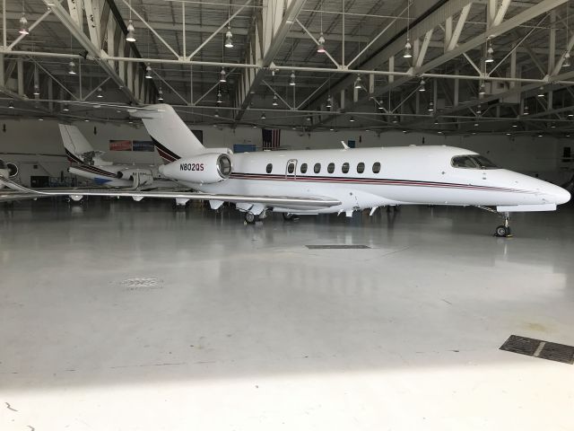 Cessna Citation Longitude (N802QS)