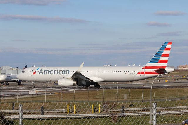 Airbus A321 (N994AN) - New York LaGuardia (LGA). American Airlines flight AA1141 for departure to Dallas Fort Worth (DFW). Taken from Planeview Park, 23rd Avenue at the end of Runway 4/22br /2017 12 01  a rel=nofollow href=http://alphayankee.smugmug.com/https://alphayankee.smugmug.com//a