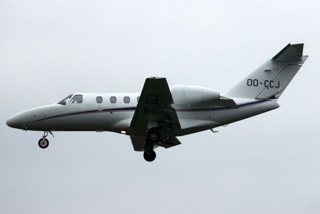 Cessna Citation CJ1 (OO-CCJ) - On short finals for rwy 25 on 9-Nov-24 arriving from EBCI.