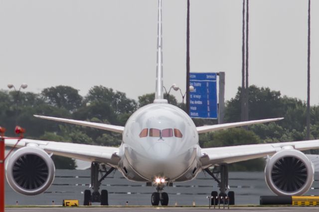 Boeing 787-8 —
