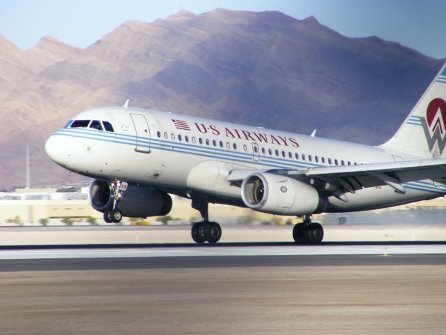 Airbus A319 (N828AW)