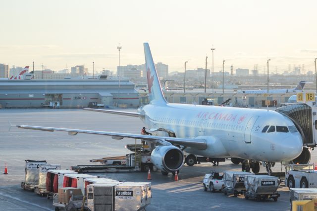 Airbus A320 (C-FKOJ)