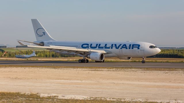 Airbus A330-200 (LZ-ONE)