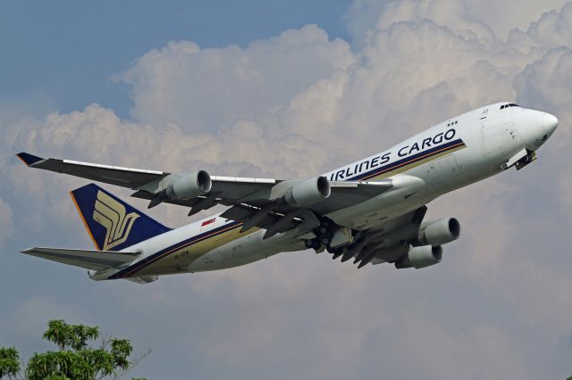 Boeing 747-400 (9V-SFM)