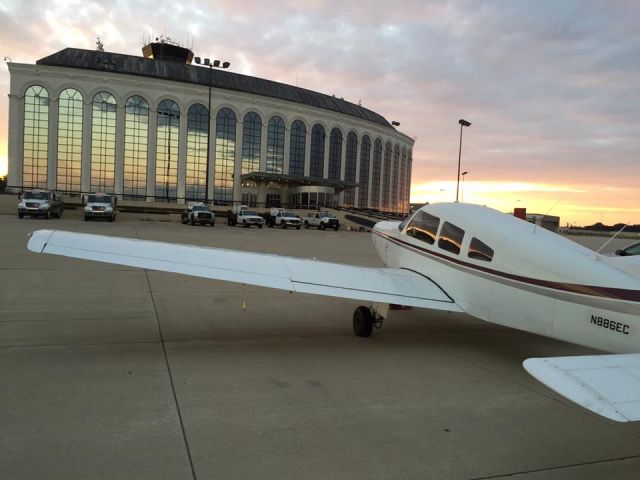 Piper Cherokee (N886EC) - Arrived right at sunset in the Chicago area