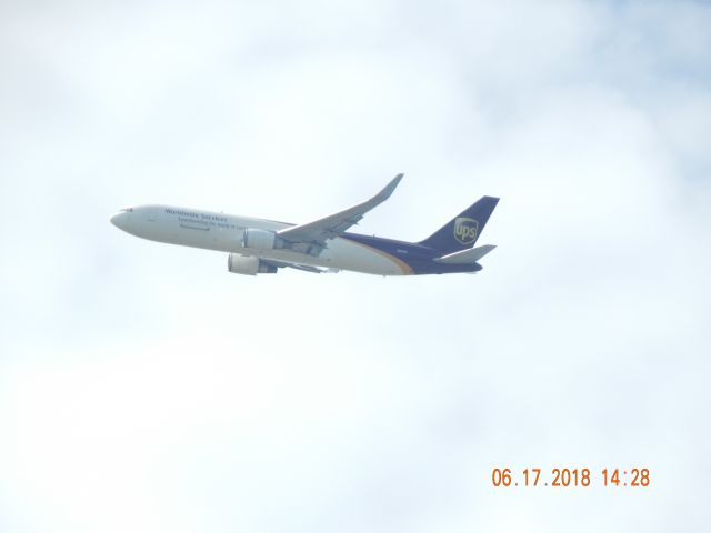 BOEING 767-300 (N327UP) - UPS 504 arriving over Altoona IA fr. KSDF to KDSM 