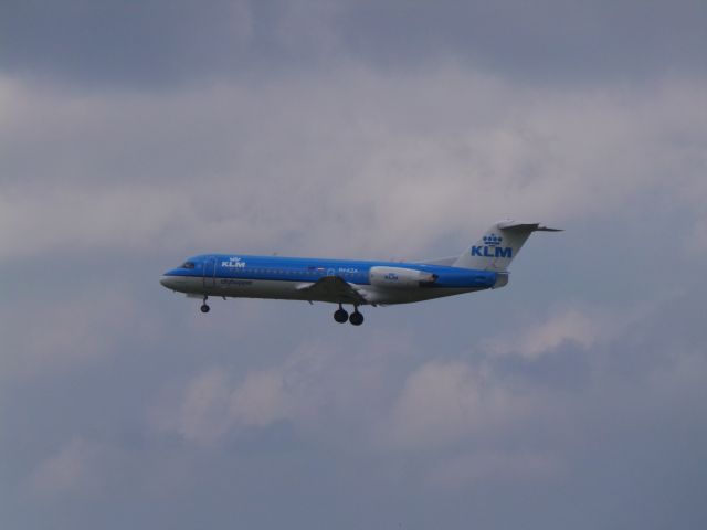 Fokker 70 (PH-KZA) - RWY18C