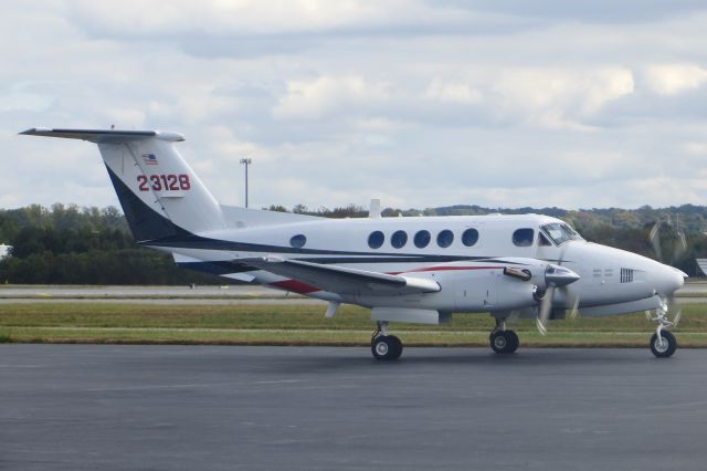 7823128 — - United States Army C-12 Huron 10/16/13