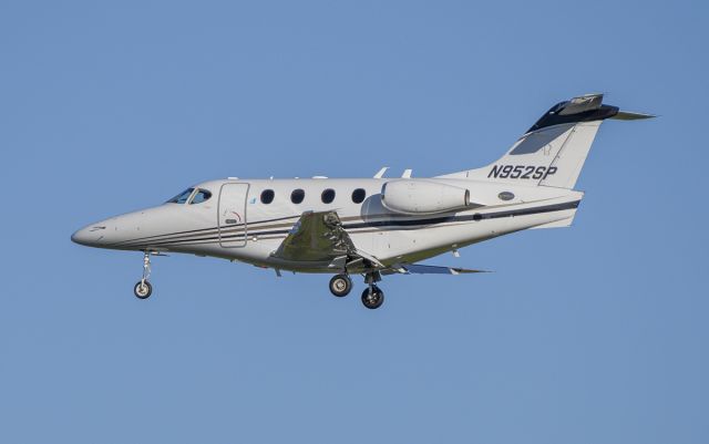 Beechcraft Premier 1 (N952SP) - Arriving rwy 2L @KDPA.