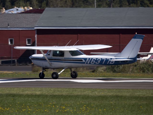 Cessna 152 (N6377B) - Take off runway 35.