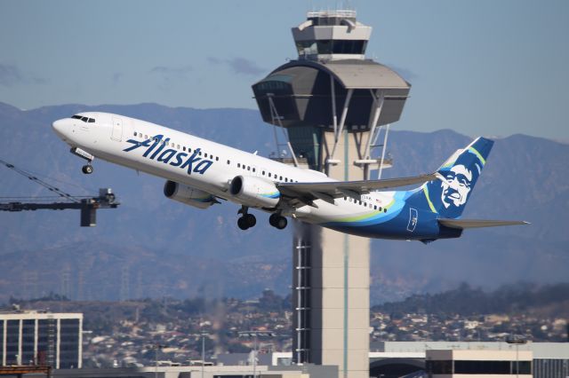 Boeing 737-900 (N263AK)