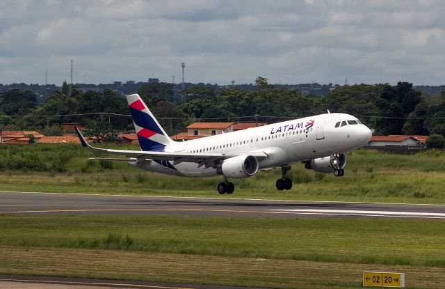 Airbus A320 (PR-TYV)