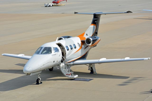 Embraer Phenom 100 (N100EQ)