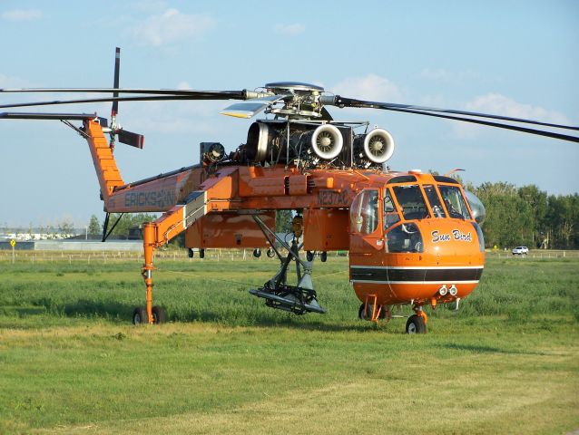 Sikorsky CH-54 Tarhe — - Some planes just command respect