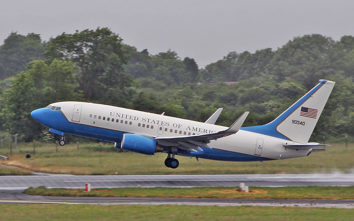 Boeing 737-700 (09-0540) - avlon33 usaf c-40c 09-0540 dep shannon 13/6/18.