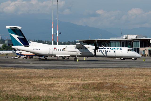 de Havilland Dash 8-400 (C-GWEO)