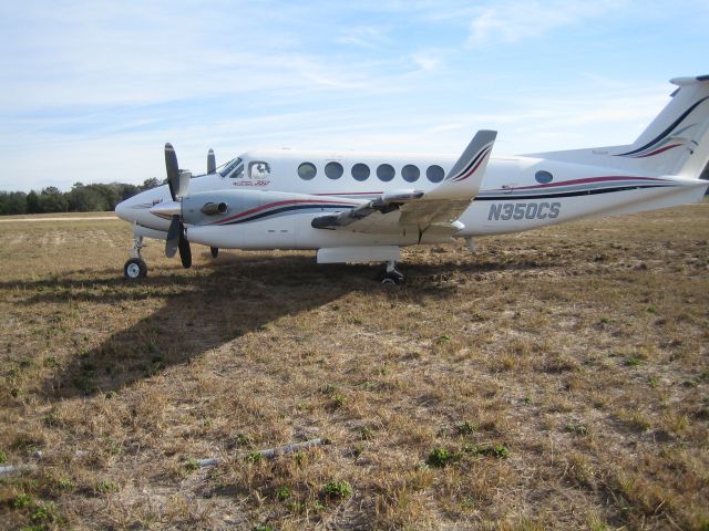 Beechcraft Super King Air 350 (N350CS) - After long landing and taking out the Loc Antenna  2005 I think