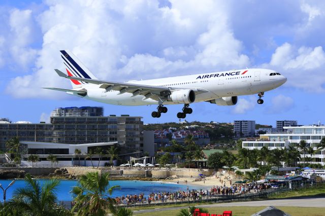 Airbus A330-200 (F-GZCM) - Air France F-GZCM over maho beach