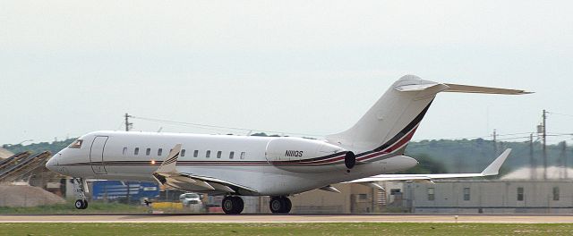 Bombardier Global 5000 (N111QS)