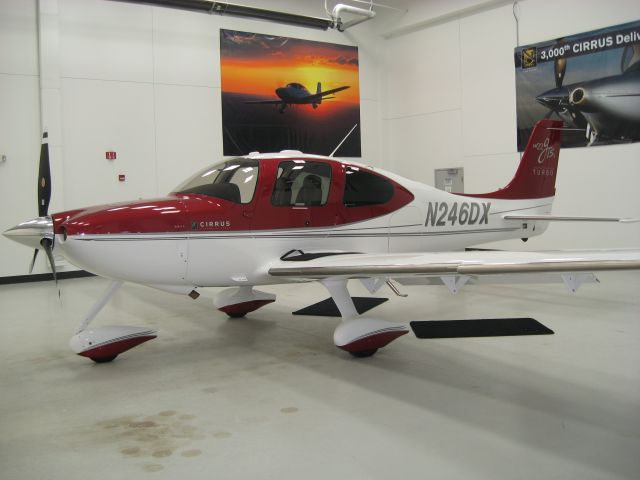 Cirrus SR-22 (N246DX)