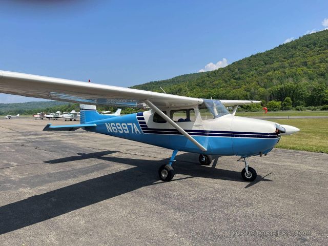 Cessna Skyhawk (N6997A)