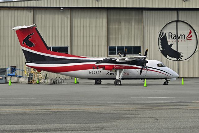 de Havilland Dash 8-100 (N889EA)