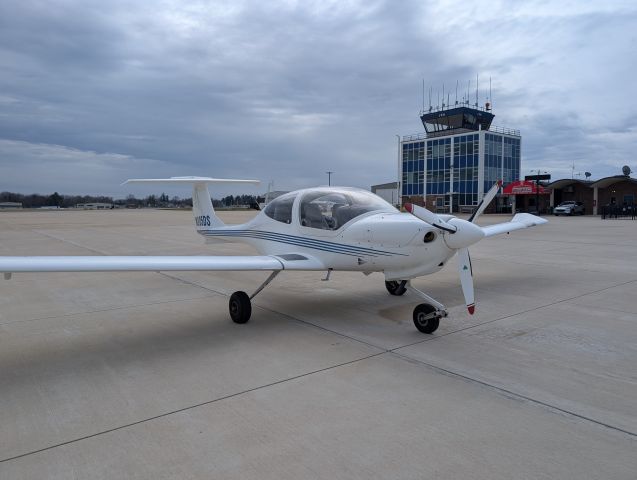 Diamond Star (N205DS)
