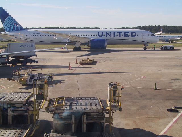 Boeing 787-9 Dreamliner (N24980) - 20 year old digital camera in 2021 