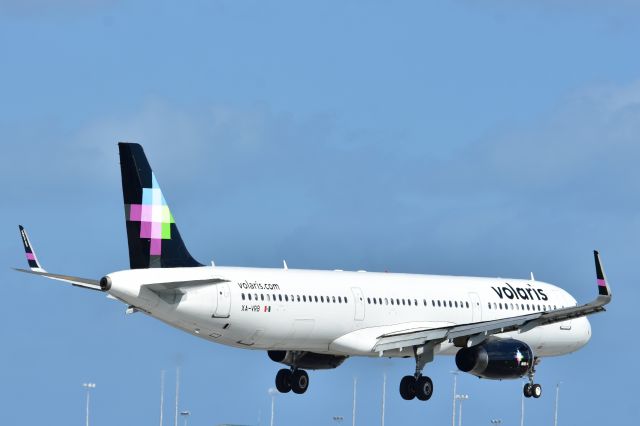 Airbus A321 (XA-VRB)