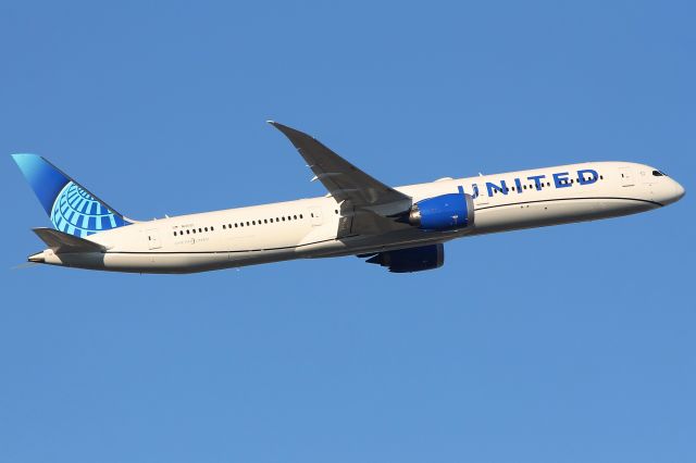 N12021 — - N12021 United Airlines Boeing 787-10 taking off from Frankfurt on flight UA906 to Chicago O'Hare at 13:23 on Tuesday 09/01/24