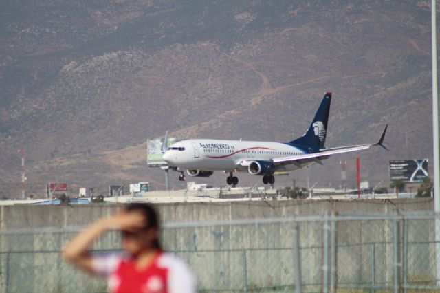Boeing 737-800 — - FINAL APPROACH 27 MMTJ