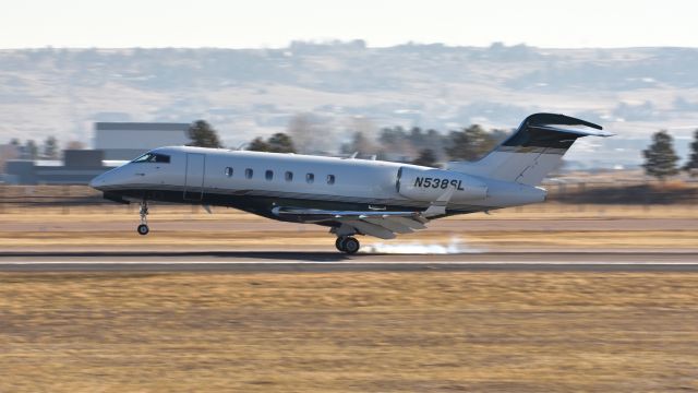 Bombardier Challenger 300 (N538SL)