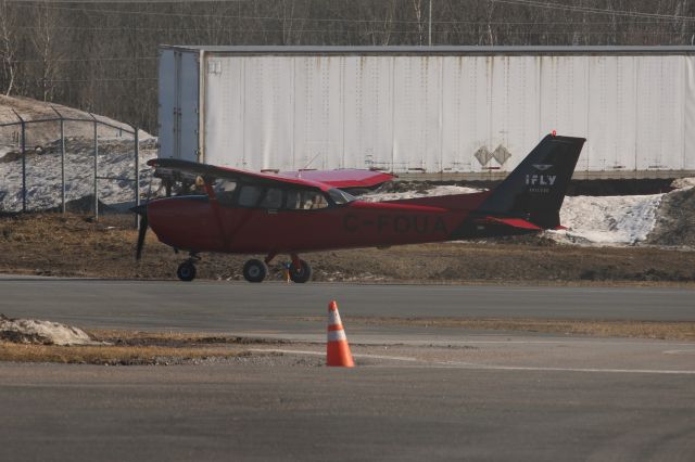 Cessna Skyhawk (C-FOUA)