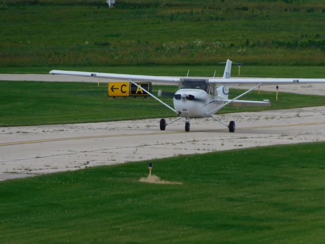 Cessna Skyhawk (N142UD)