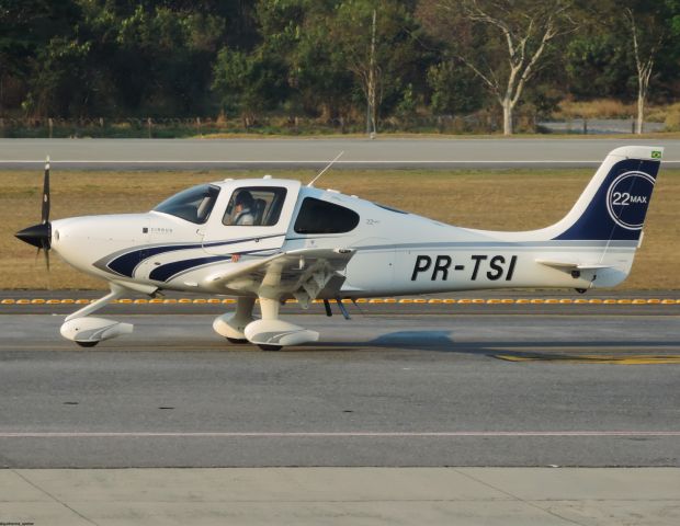 Cirrus SR-22 (PR-TSI)