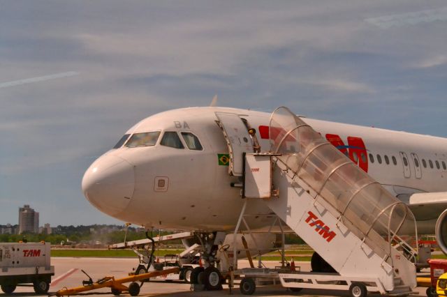 Airbus A320 (PR-MBA)