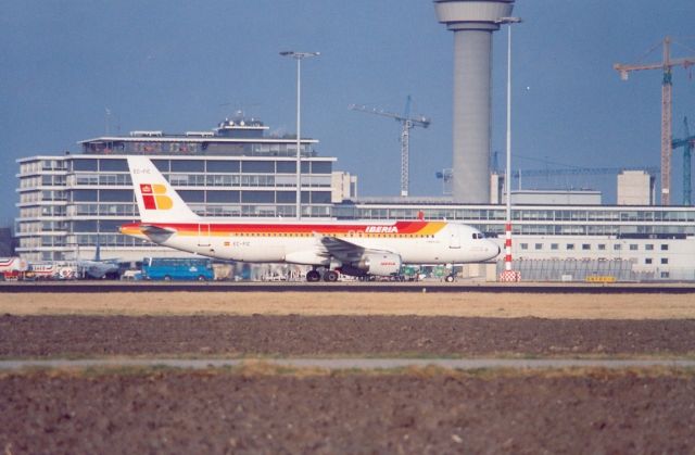 Airbus A320 (EC-FIC) - cn241