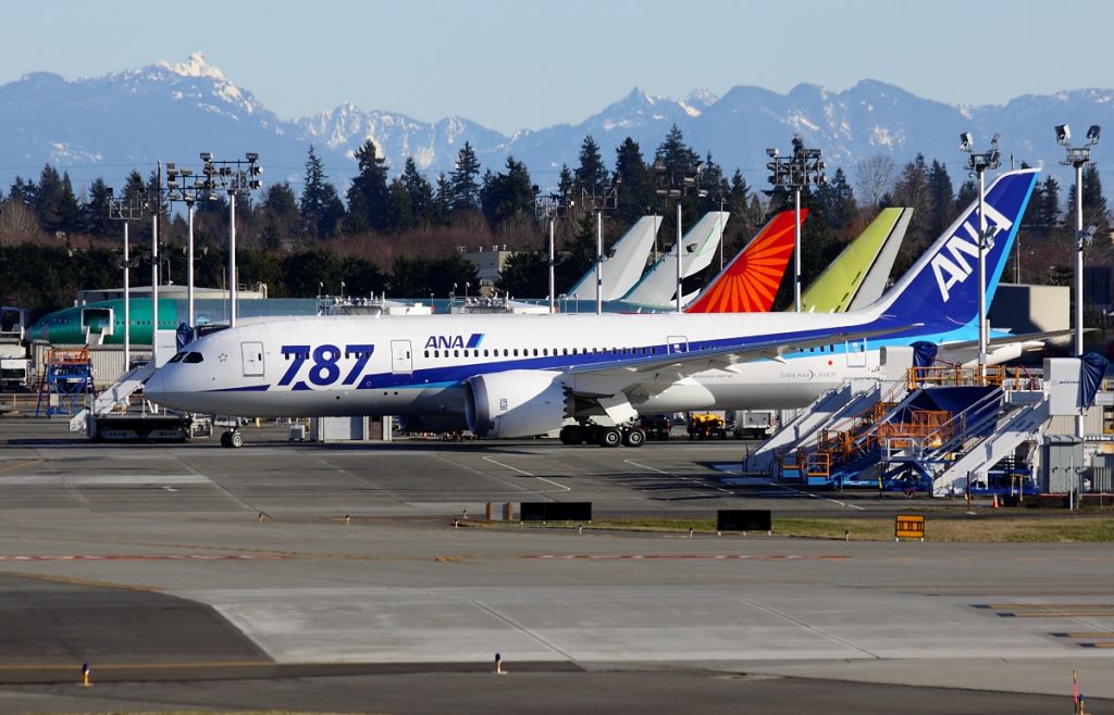 Boeing 787-8 (JA818A) - ANA JA818A at Paine Field January 16, 2013