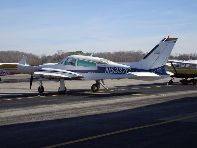 Cessna 310 (N5337C)