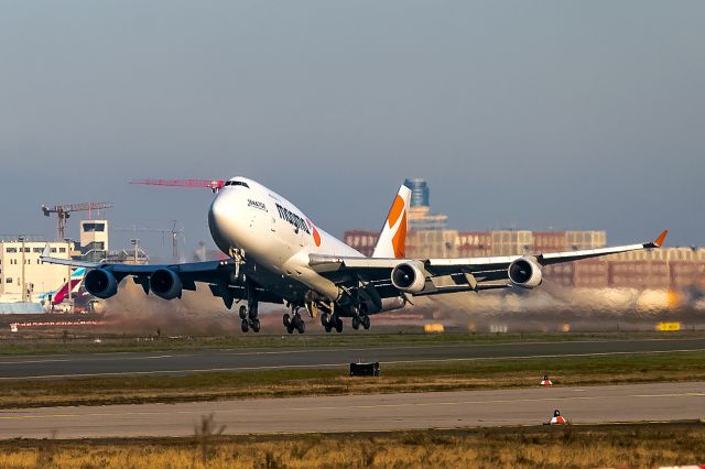 Boeing 747-400 (TF-AMI)