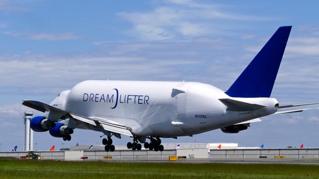 Boeing Dreamlifter (N747BC) - GTI4351 from KCHS on short final to Rwy 34L on 5.22.19. (B747-4J6(BLCF) / ln 904 / cn 25879).