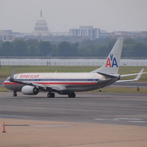 Boeing 737-800 (N905NN)