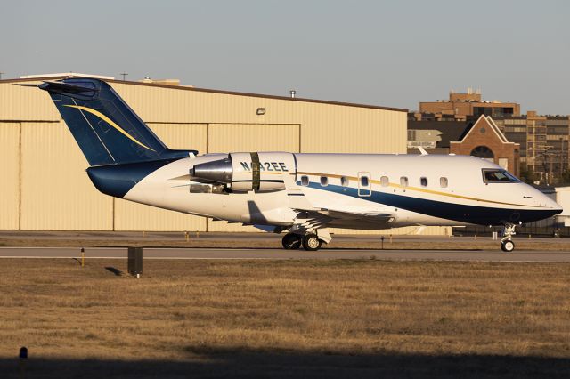 Canadair Challenger (N42EE)