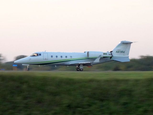 Learjet 60 (N811RA)
