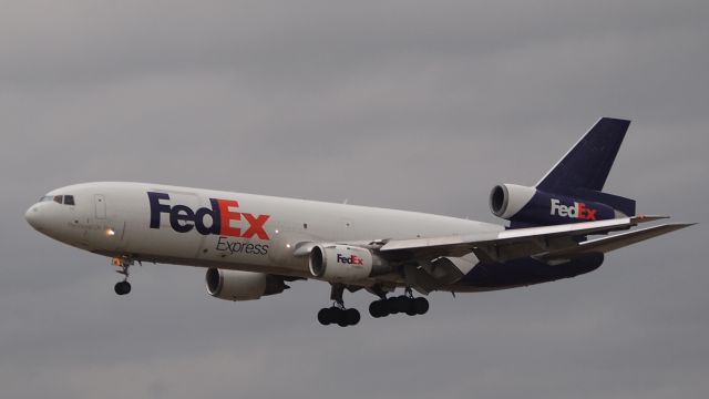 McDonnell Douglas DC-10 (N319FE)