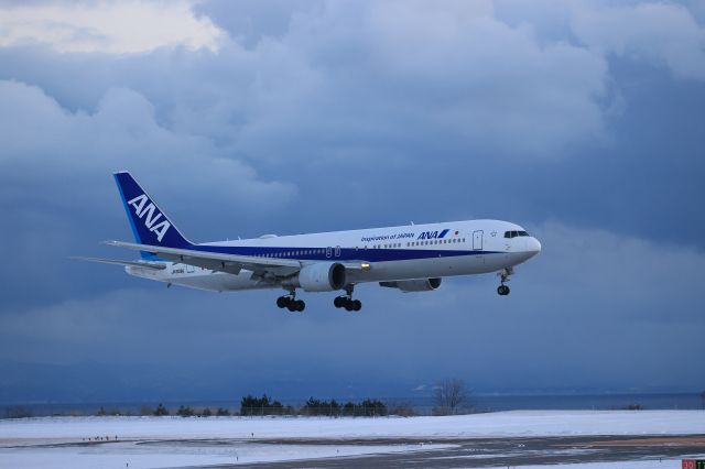 BOEING 767-300 (JA608A) - January 4th 2022:HND-HKD.