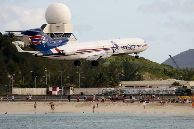 Boeing 727-100 (N598AJ)